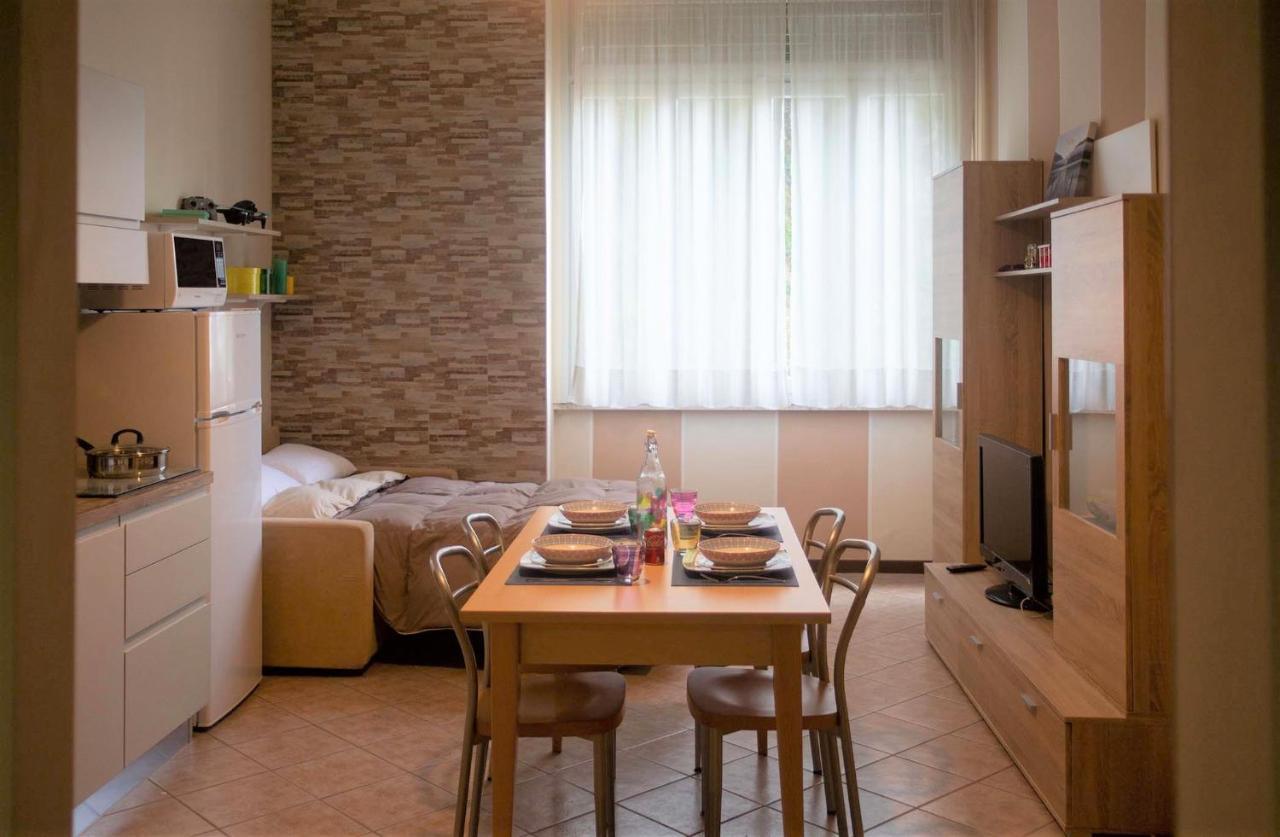 Appartamento Timeless Con Piscina E Tennis Valbrona ภายนอก รูปภาพ